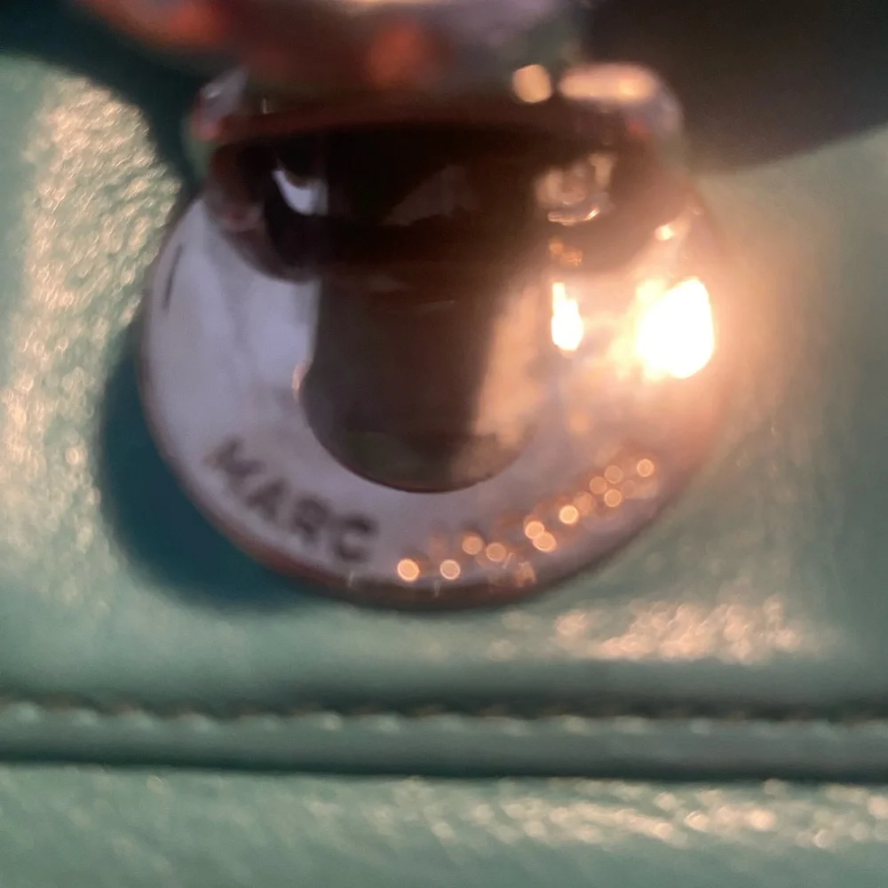 Marc Jacob’s. Teal wallet.Genuine leather Lots of compartments. 💎 - Picture 5 of 11